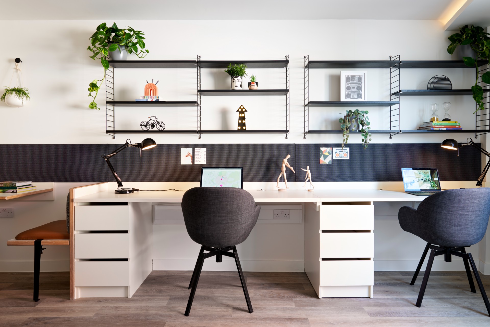 Student Castle Brighton Nash Studio Bedroom Desk Type A